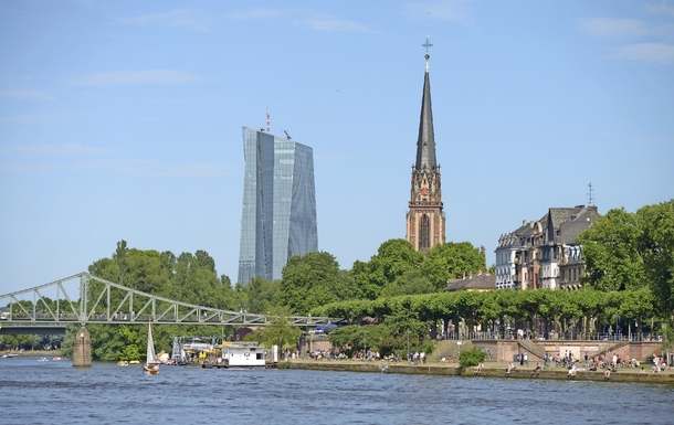 Eiserner Steg und Mainufer